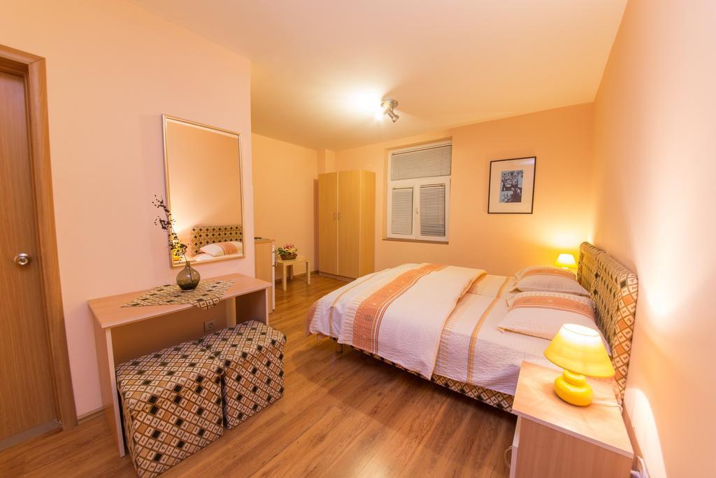 Apartments Bokan Cetynia Zewnętrze zdjęcie